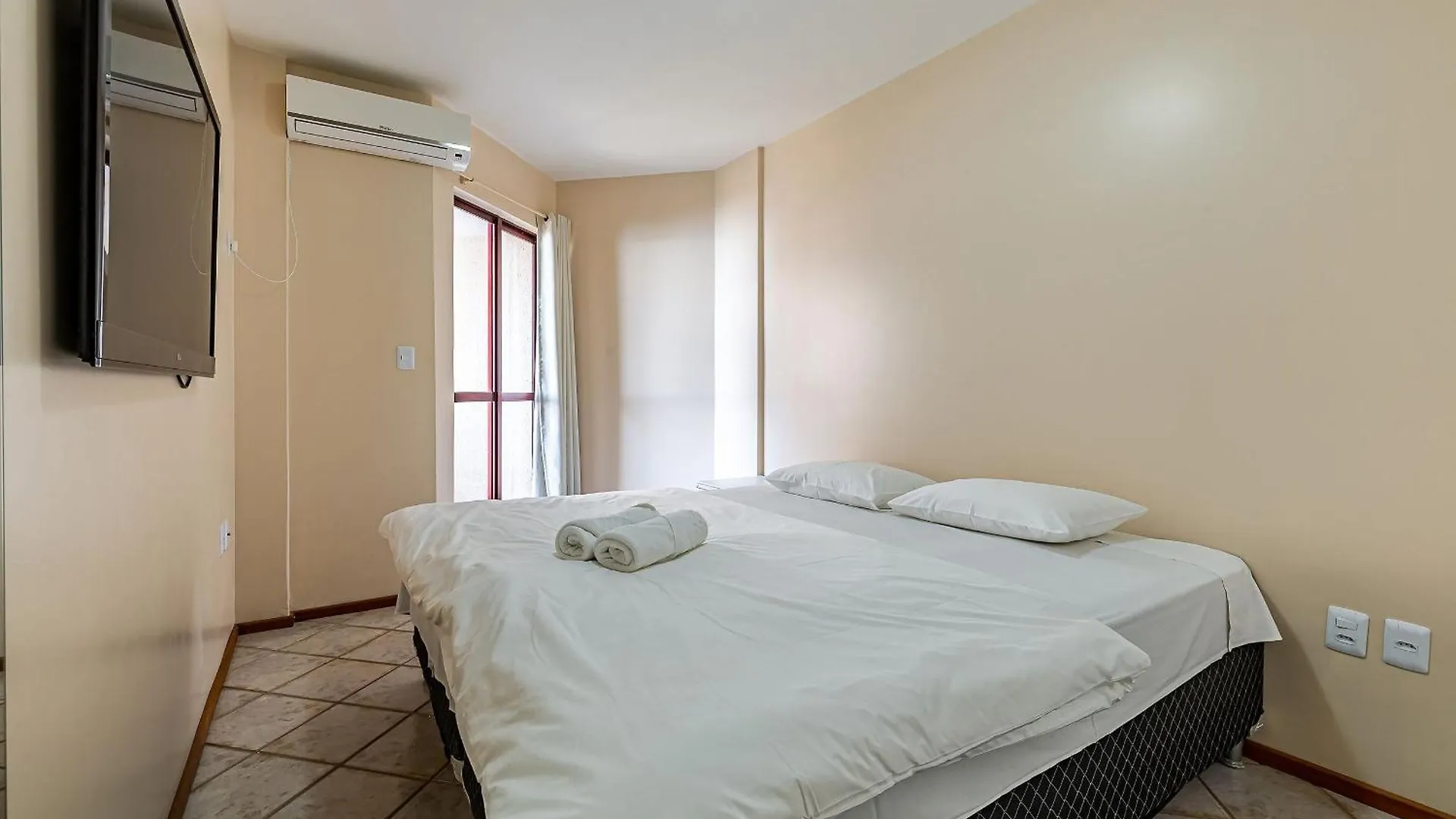 Apto pé na areia vista mar em Meia Praia EVB308 Itapema Apartamento
